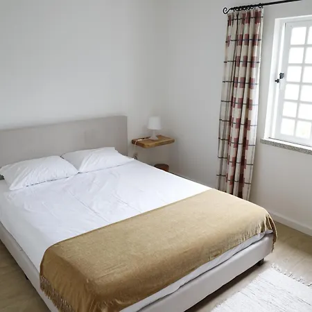 Stone House Feriehus Salzedas