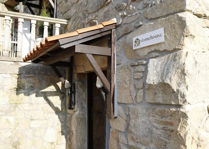 Stone House Salzedas